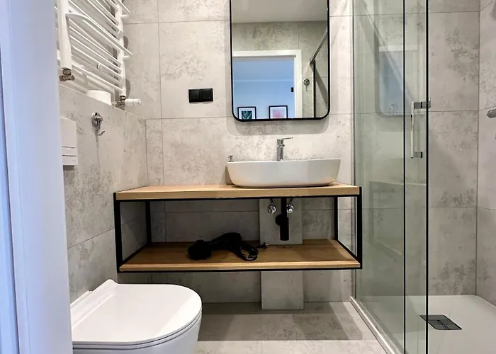 Apartment Plac Wolności 6 *